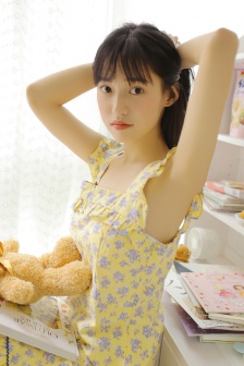 女生腿部中间部位